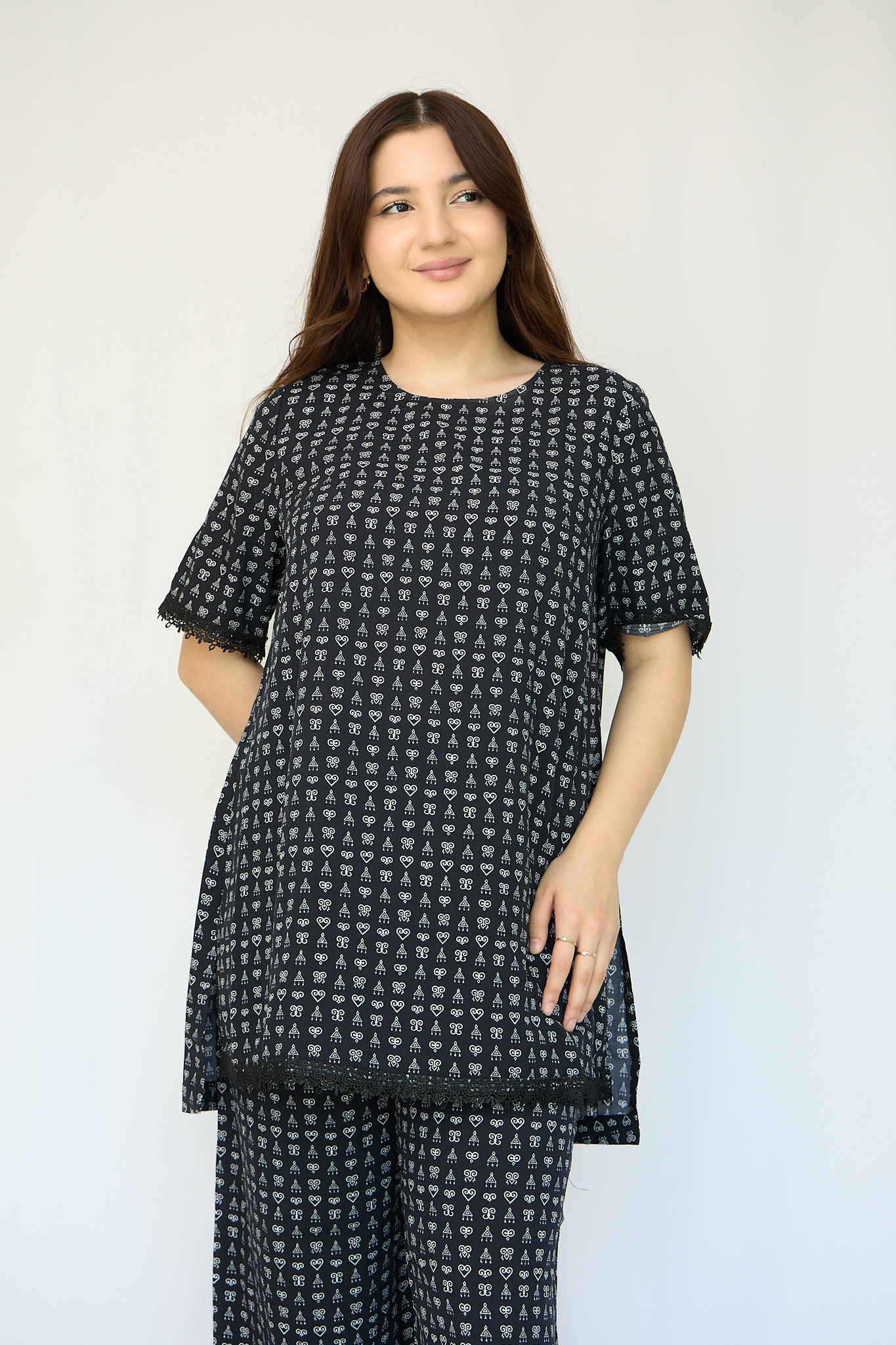 Nilufar — qora (qisqa yeng) 2