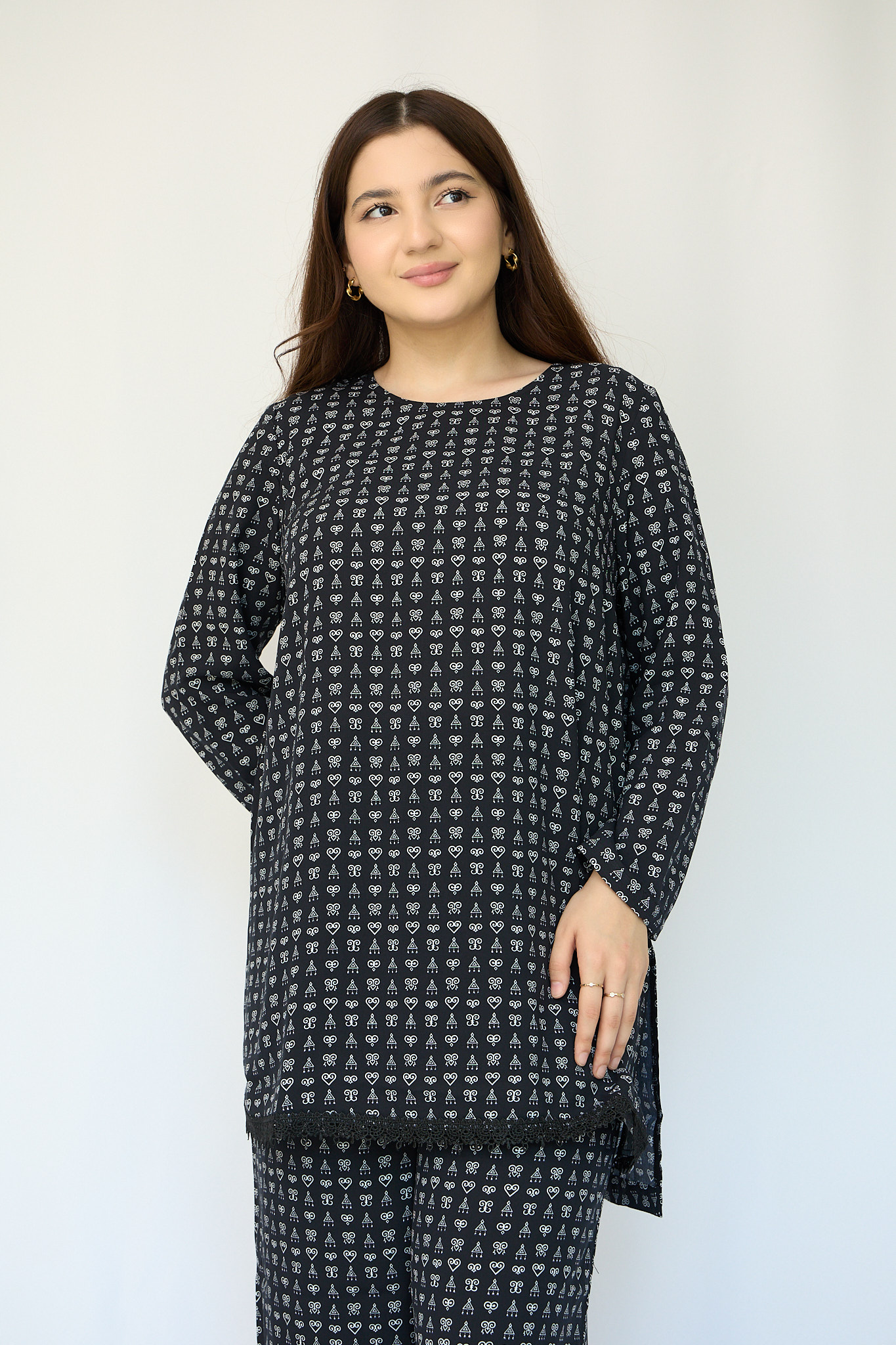 Nilufar — qora (uzun yeng) 2
