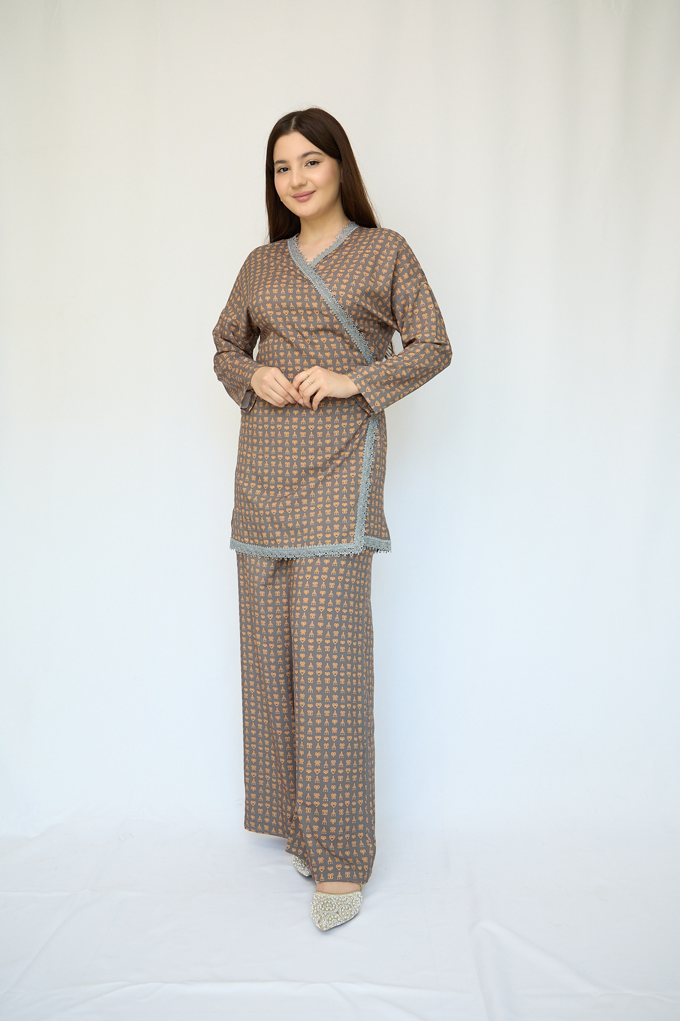 Sabo — kulrang (uzun yeng)
