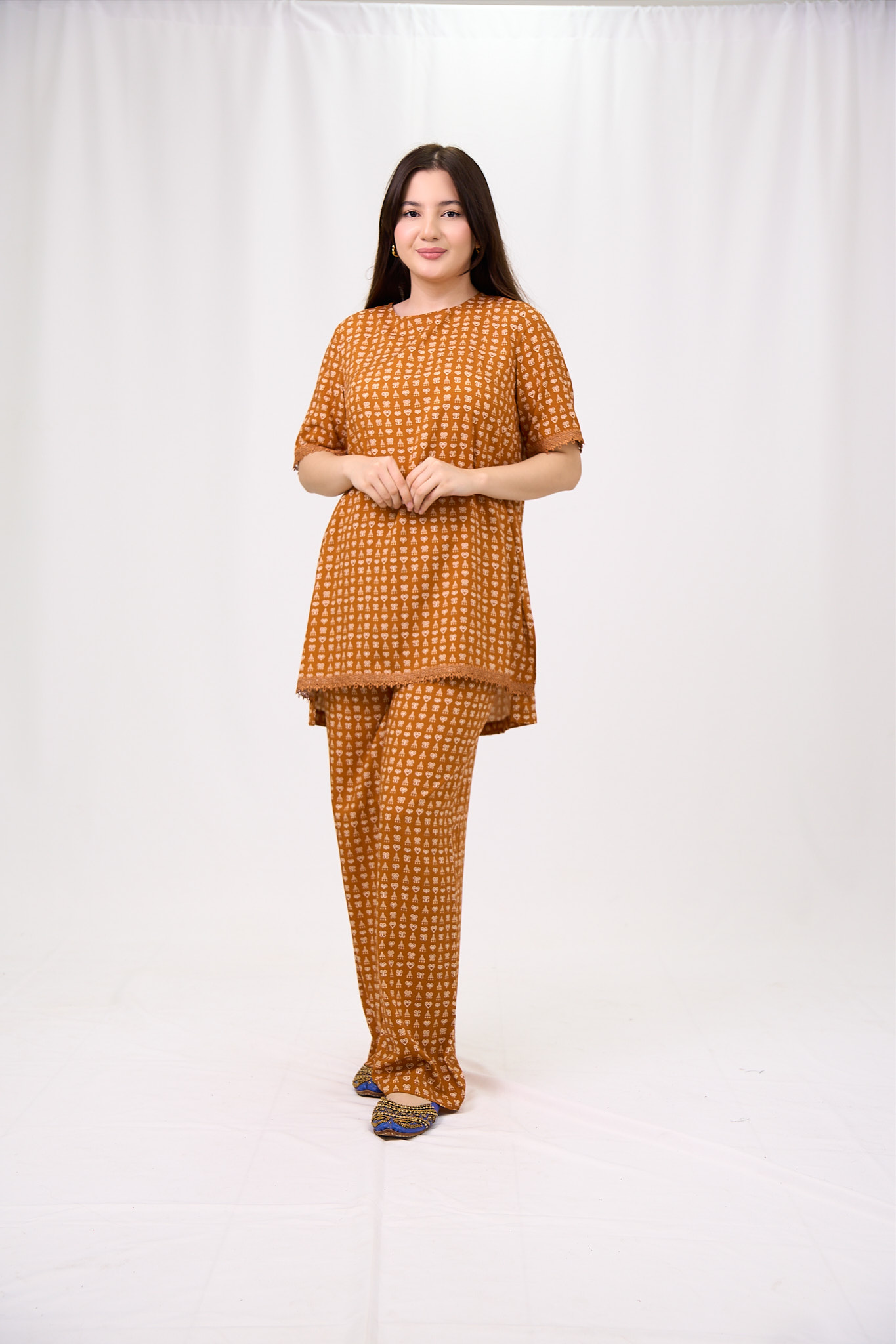 Nilufar — jigarrang (qisqa yeng)