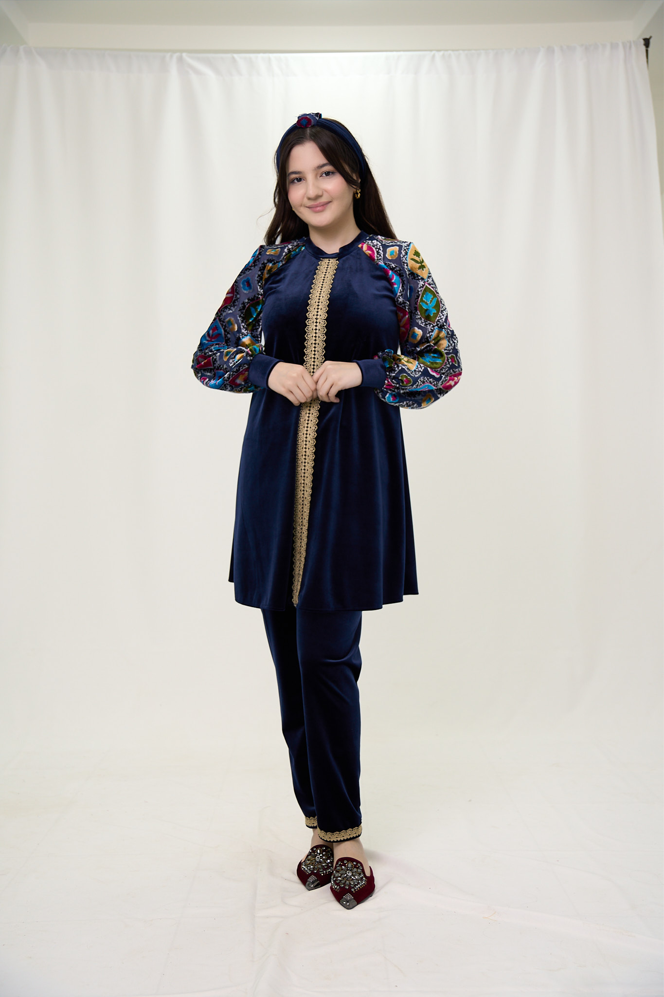 Gulbadan — To'q ko'k