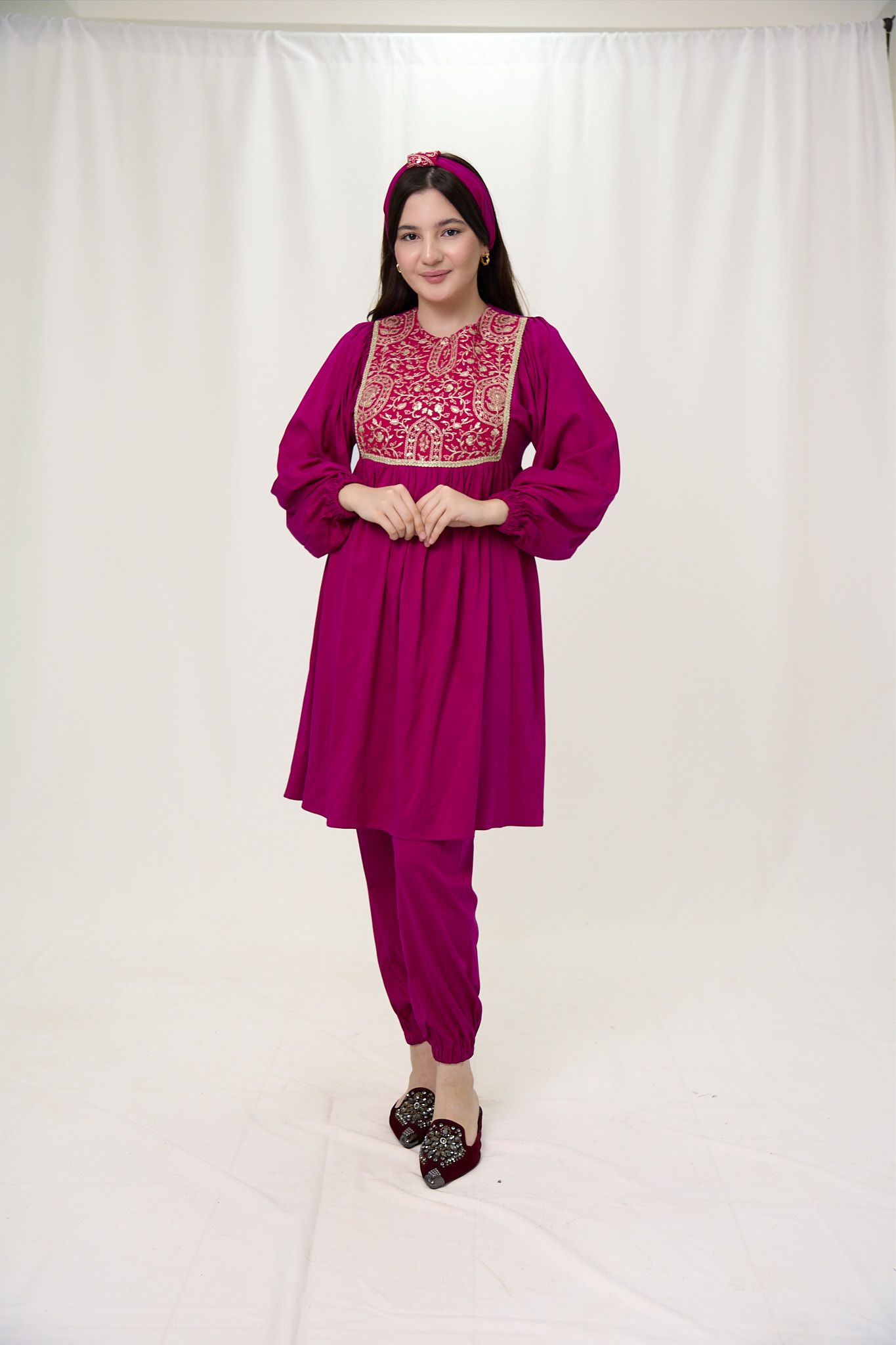 Guldasta — to'q pushti